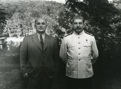Прикрепленное изображение: Берия-и-Сталин.jpg